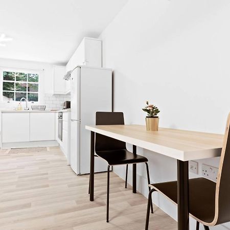 Airy Spacious 1 Bedroom Aprtment With Garden In Brixton London Exterior foto
